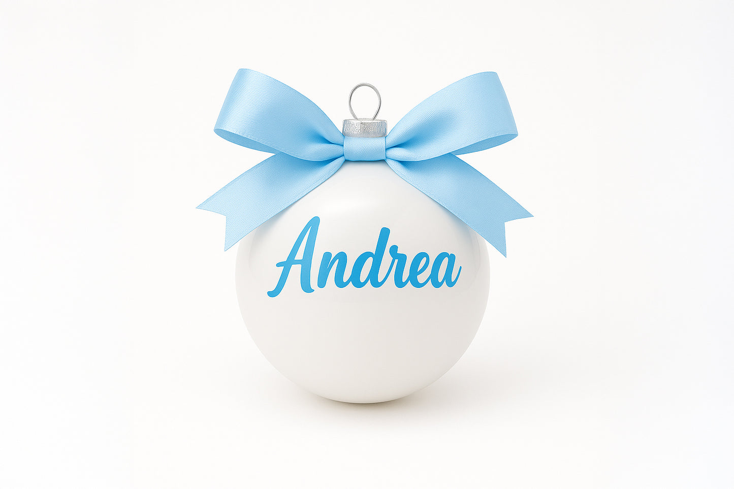 Pallina Natalizia Personalizzata – Bianca Lucida con Fiocco Rosa, Rosso o Azzurro